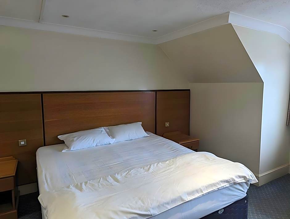 OYO The Rivenhall Hotel in Witham, Chelmsford