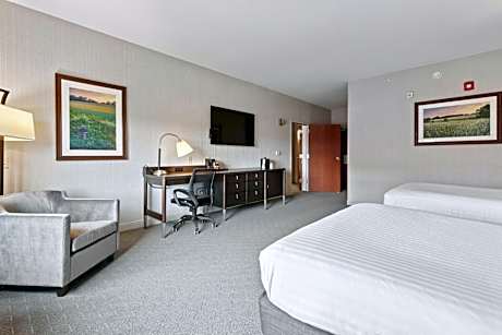 Deluxe Queen Room with Two Queen Beds