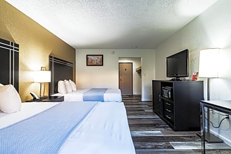 Queen Room with Two Queen Beds - Non-Smoking