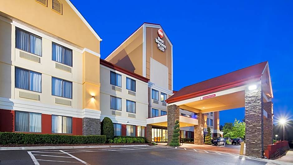 Best Western Plus Huntersville Inn & Suites Near Lake Norman