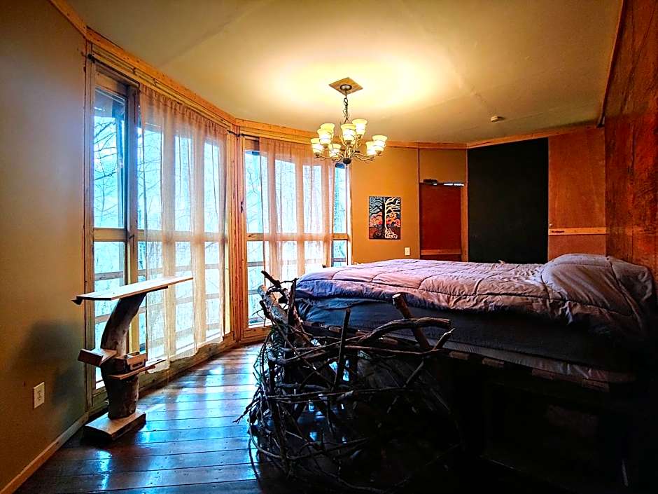 Lost River Hostel