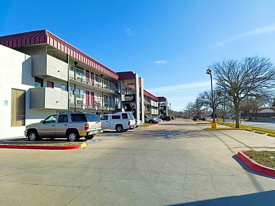 Travelers inn by OYO Wichita Falls