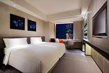 Deluxe Twin Room with Landmark View