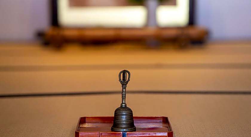 TEMPLE HOTEL TAKAYAMA ZENKOJI