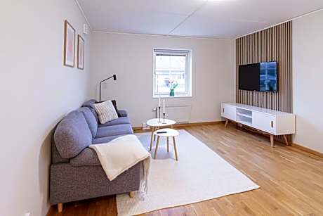 Easy Livin' Apartment Hotel