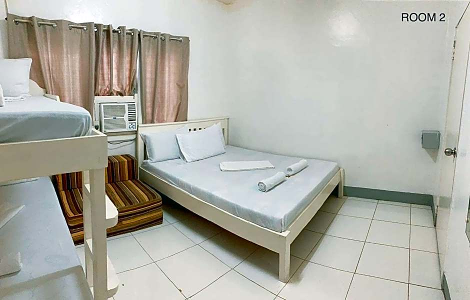 Luna Oslob Travellers Inn