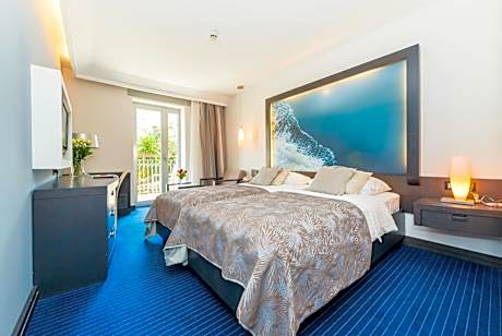 Classic Double or Twin Room with Balcony
