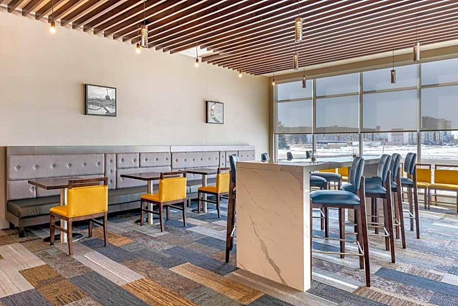 Cambria Hotel Bloomington Mall of America Minneapolis Airport