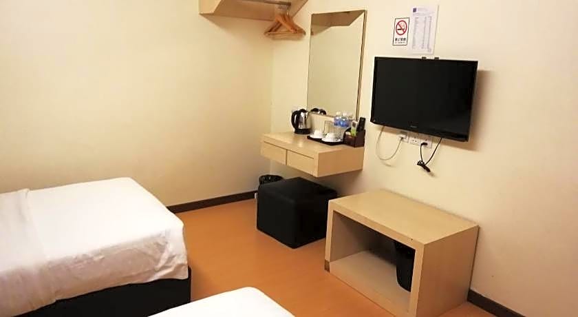 Ease Hotel