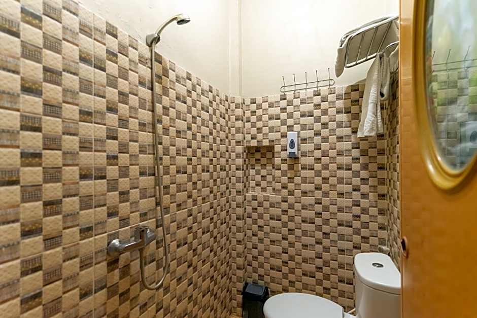 RedDoorz At Joyce Guest House Medan