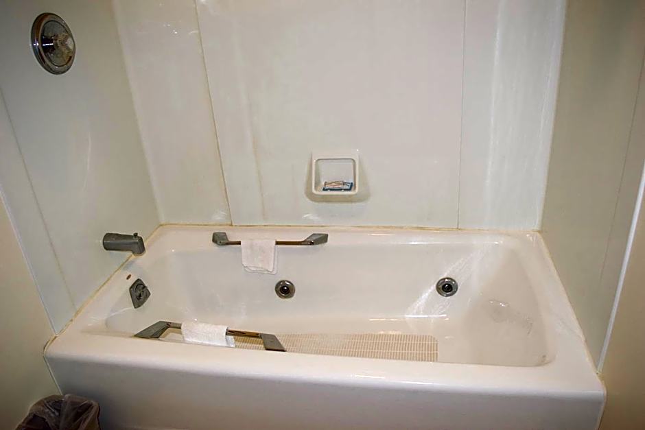 AmeriVu Inn & Suites - St Croix Falls