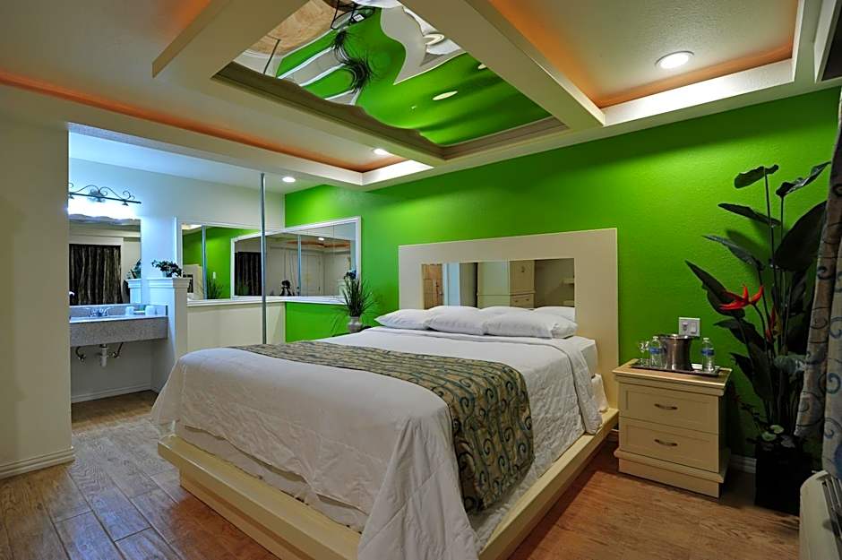 Romantic Inn & Suites