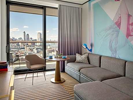 King - One Bedroom Suite w. Balcony