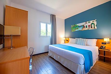 Quintuple Family Room