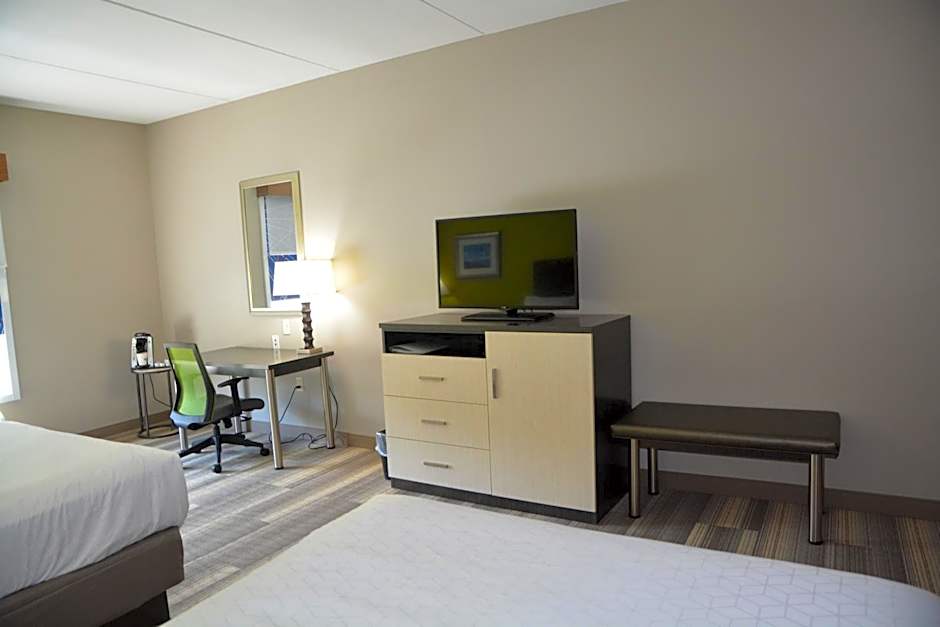 Holiday Inn Express & Suites Caryville By IHG