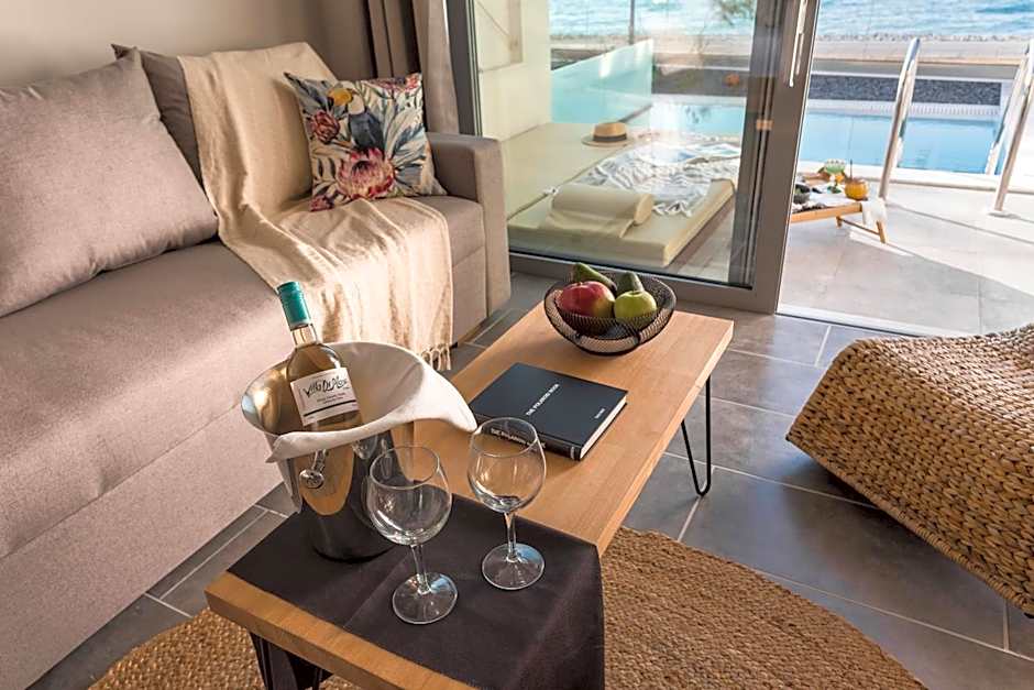 Villa Di Mare Seaside Suites