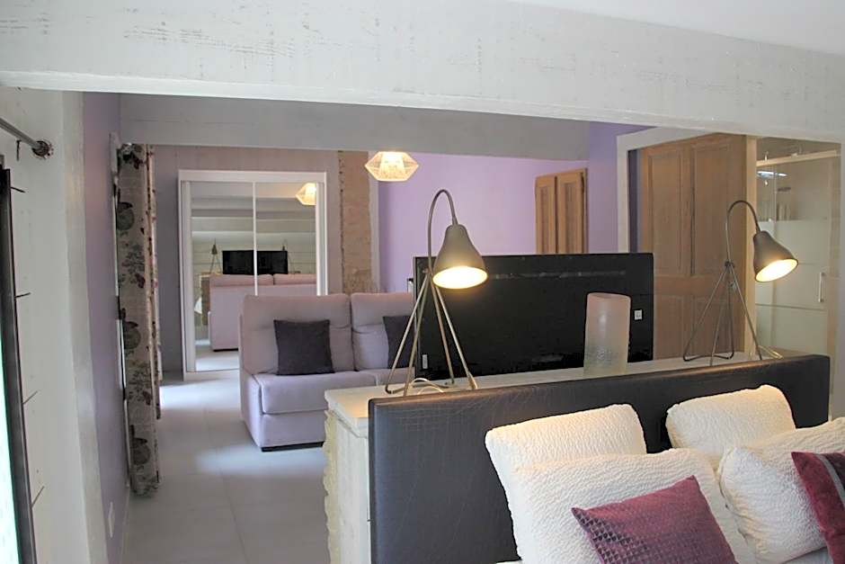 Le Hameau Fleur de Pierres , Chambre , Gite et Table d'Hôtes