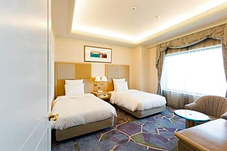 Crown Suite with Sea View - Non-Smoking