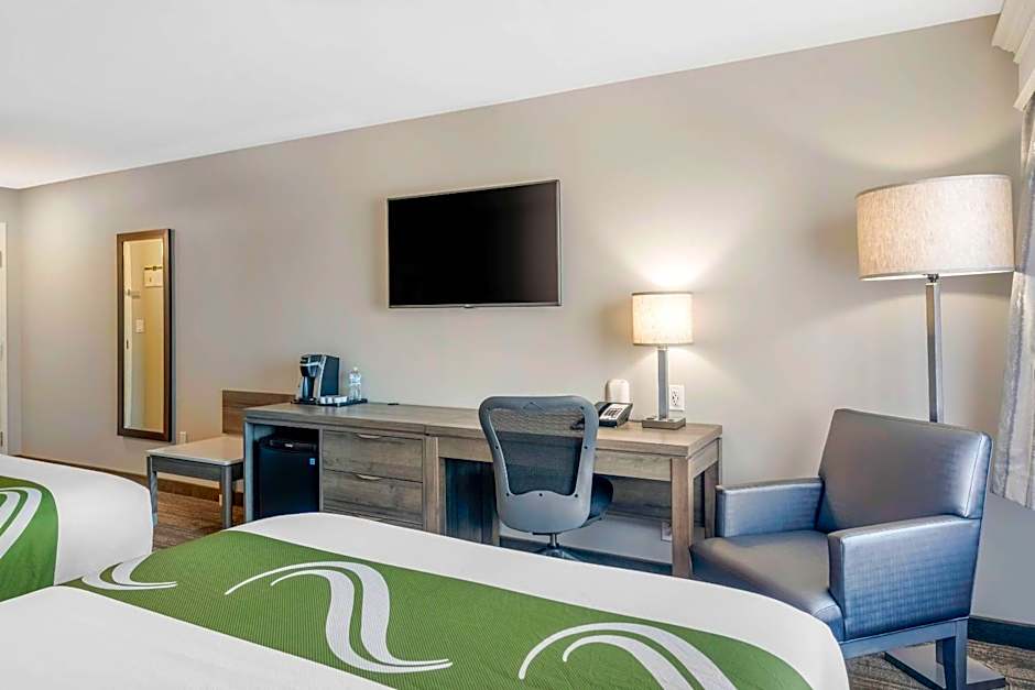 Amsterdam Inn & Suites, an Ascend Collection Hotel