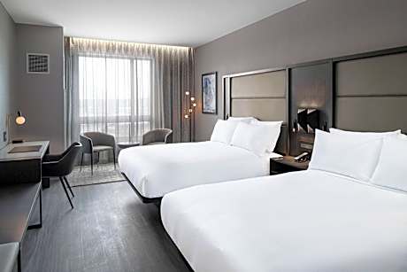 Room, 2 Queen Beds (Mobility Accessible, Roll-in Shower) (2 Queen Beds)