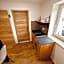 PJ Hotel Cerklje - 5min to Airport - Free Parking