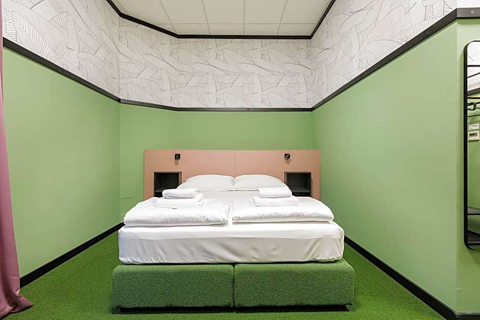 Stay Swanky Bed & Breakfast