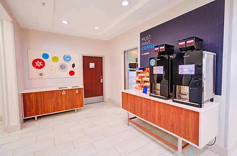 Holiday Inn Express Hotel & Suites Chester By IHG