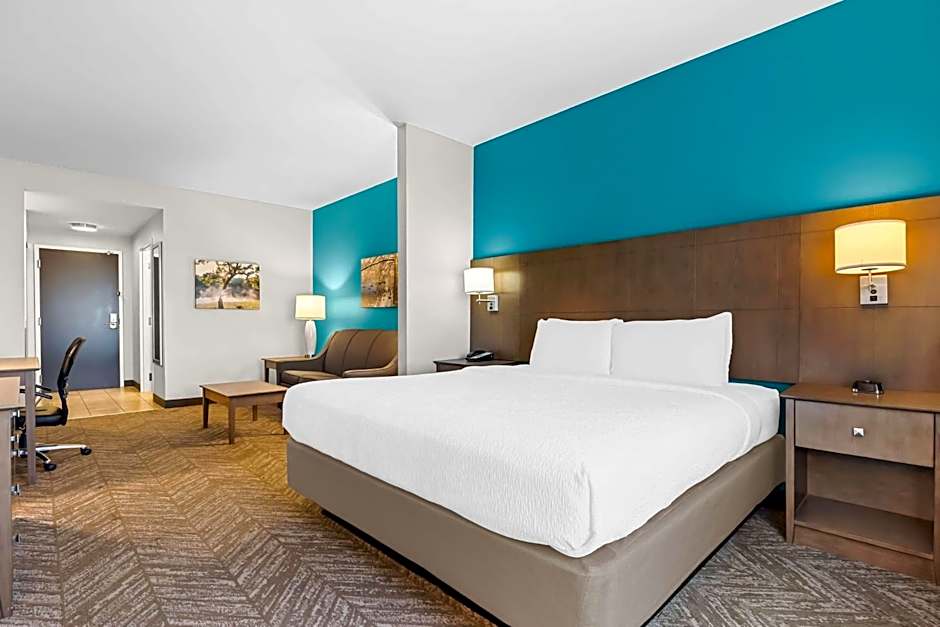 Best Western Plus Bolivar Hotel & Suites