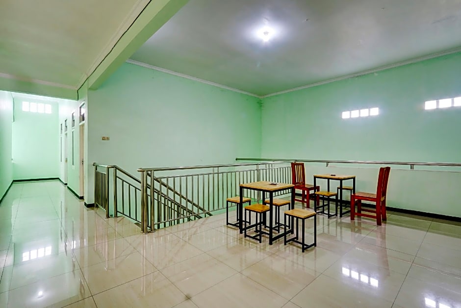 Capital O 90709 Djati Guest House