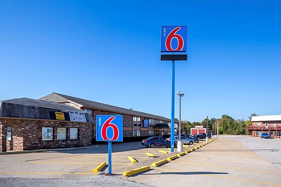 Motel 6-Troy, IL