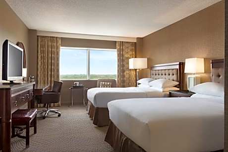 Queen Room with Two Queen Beds - Mobility Accessible
