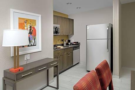 King Studio with Roll-In Shower - Mobility and Hearing Access/Non-Smoking