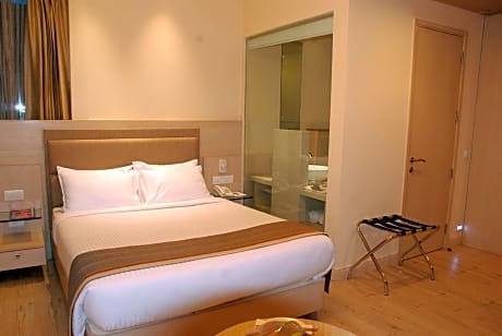 Deluxe Room - King Size Bed
