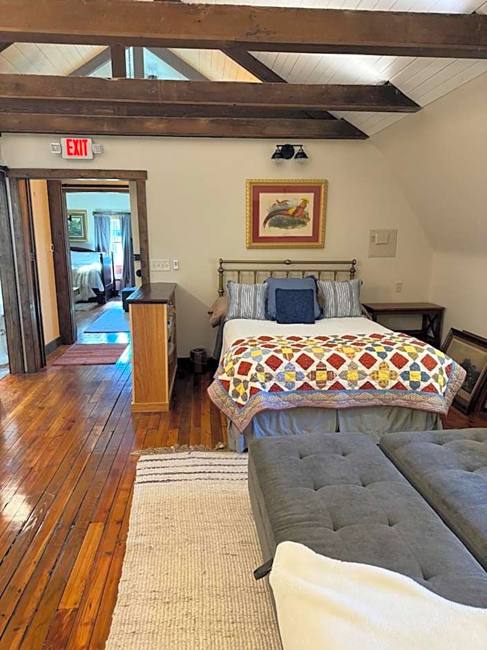South Broadway Manor B&B - Near Fallingwater, Ohiopyle State Park, Hiking & Biking trails GAP