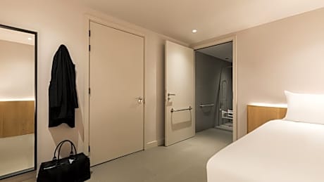 Cocoon For One Accessible