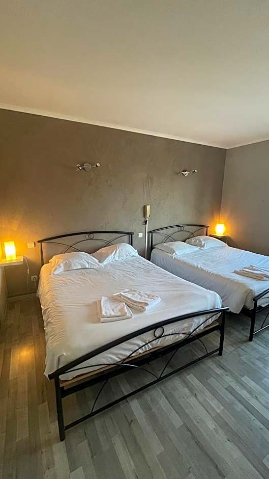 L'Excess Hotel