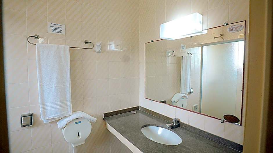 Lira Hotel