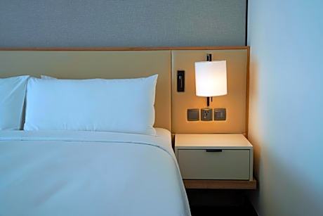 Deluxe King Studio with Balcony