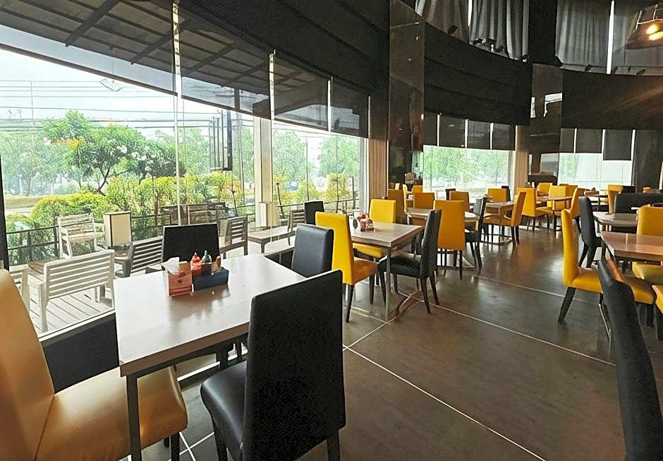 Capital O 75514 Vasidtee City Hotel (Suphanburi)