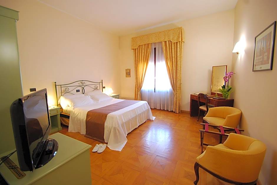 Hotel Alla Rocca Conference & Restaurant