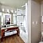 Quality Inn & Suites Downtown Vancouver