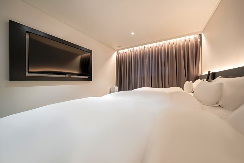 Hound Hotel Mokpo Peace Plaza