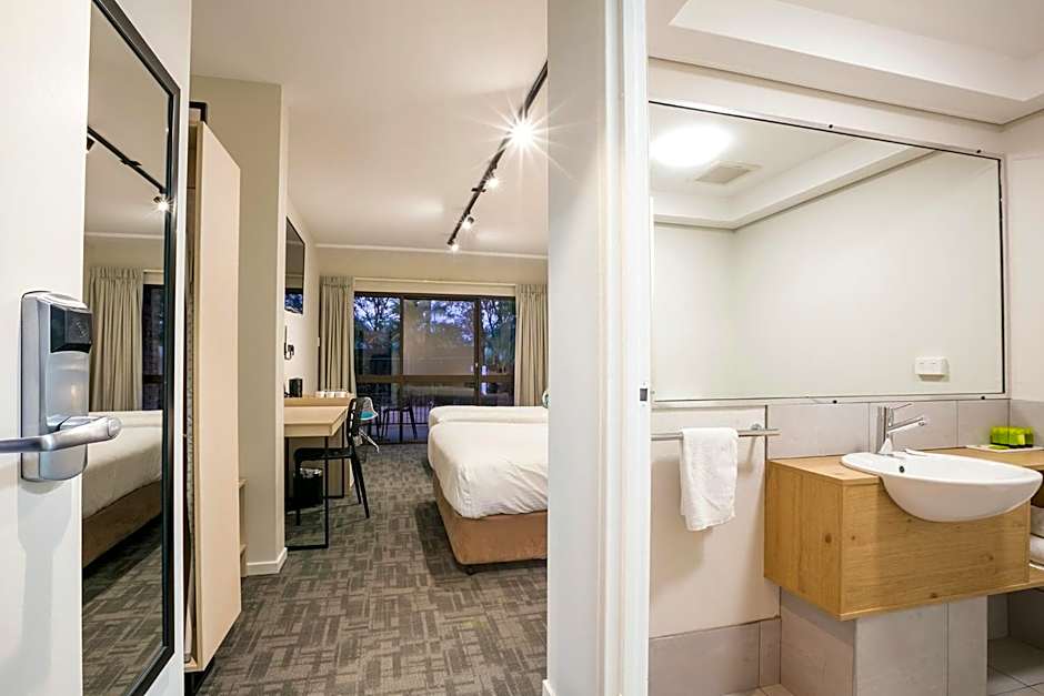 Nightcap at Kawana Waters Hotel