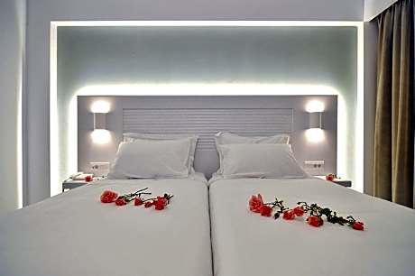 Deluxe Comfort Room with Pool View