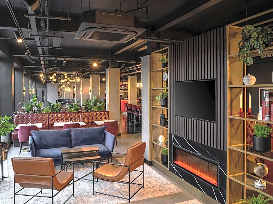 Radisson Red London Gatwick Airport