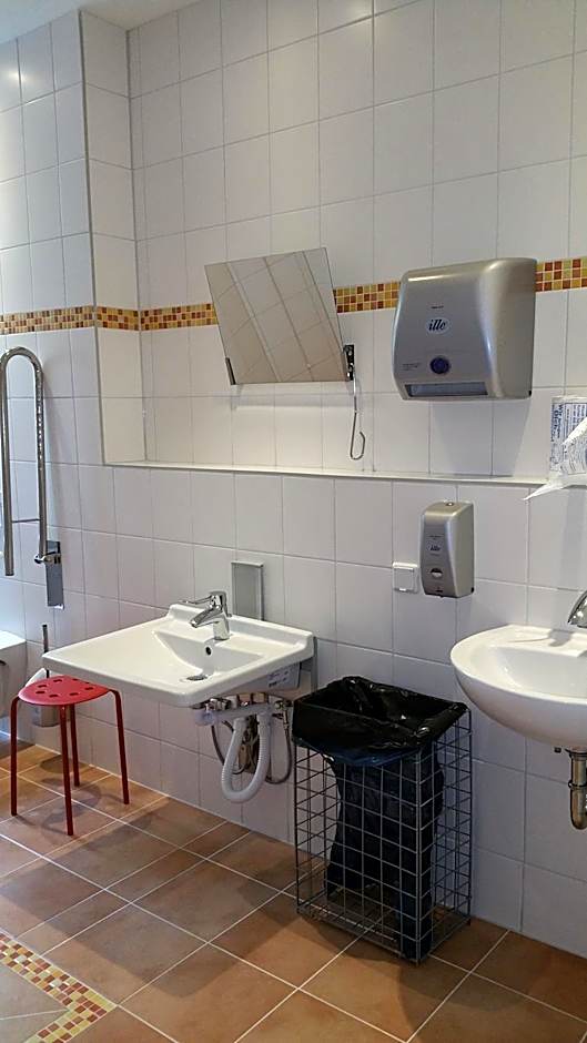 Happy go Lucky Hotel  Hostel