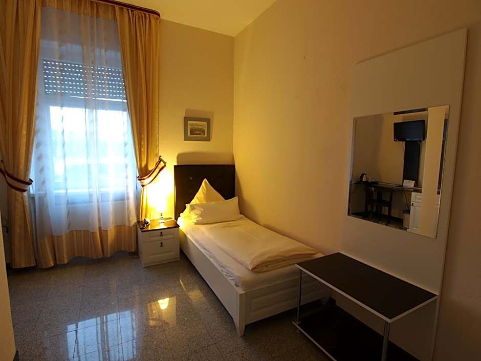 Hotel Am Schloss Biebrich