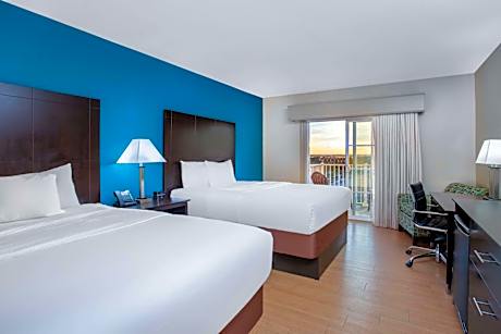 Queen Room with Two Queen Beds - Sunset View/Non-Smoking