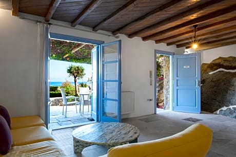 Superior Suite with Garden and Sea view