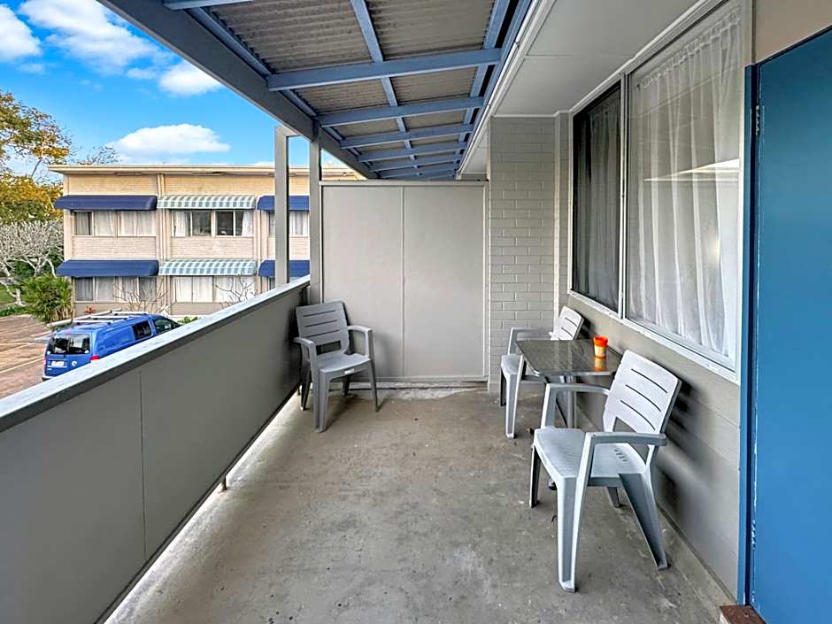 Golden Sands Motor Inn